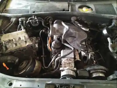 Veículo de Sucata audi a6 berlina (4b2) 2.5 tdi do ano 2002 alimentado ake
