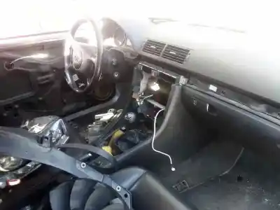 Vehicul casat audi a4 berlina (8e) 2.5 v6 24v tdi al anului 2002 alimentat ake