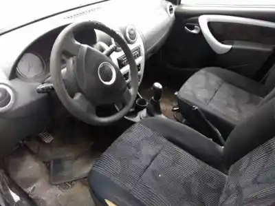 Veículo de Sucata dacia sandero básico do ano 2009 alimentado d4f f7