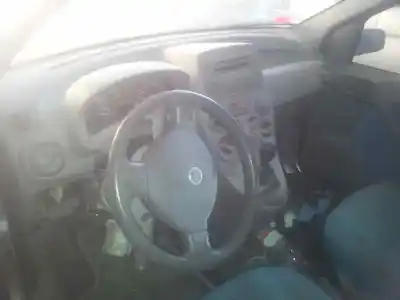 Veicolo di demolizione fiat panda (169) 1.2 8v dynamic dell'anno 2003 alimentato 188a4000