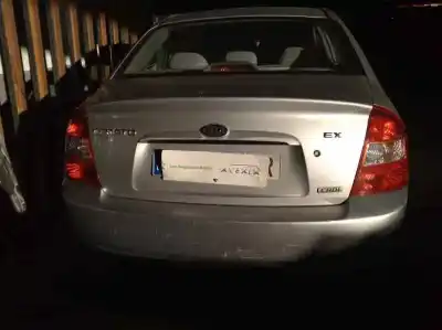 Veicolo di demolizione kia cerato 2.0 lx crdi familiar dell'anno 2005 alimentato d4ea