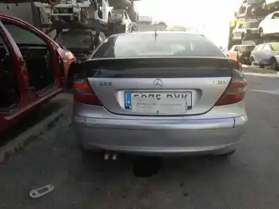 Véhicule à la ferraille mercedes-benz clase c (w203) sportcoupe c 220 cdi (la) (203.708) de l'année 2004 alimenté om646963