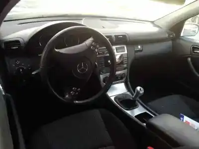 Véhicule à la ferraille mercedes-benz clase c (w203) sportcoupe c 220 cdi (la) (203.708) de l'année 2004 alimenté om646963