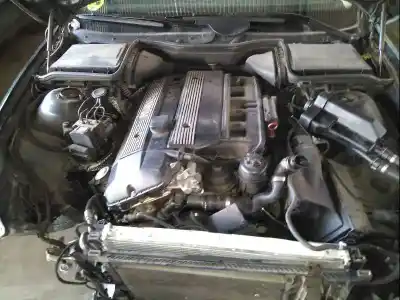 Veículo de Sucata bmw serie 5 berlina (e39) 520i do ano 2002 alimentado 22-6s-1