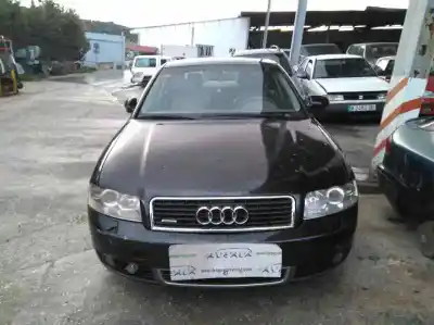 Vehicul casat AUDI A4 BERLINA (8E) 2.5 V6 24V TDI al anului 2001 alimentat AKE