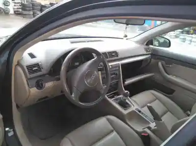 Vehicul casat audi a4 berlina (8e) 2.5 v6 24v tdi al anului 2001 alimentat ake