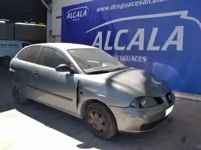 Véhicule à la ferraille SEAT IBIZA (6L1) Fresh de l'année 2002 alimenté AZQ