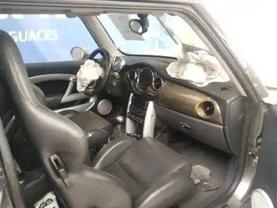 Здавання транспортного засобу MINI MINI (R50,R53) 1.6 S Works року 2006 потужний W11B16A