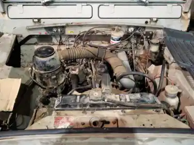 Veículo de Sucata land rover santana 109 do ano 1976 alimentado 2 1/4