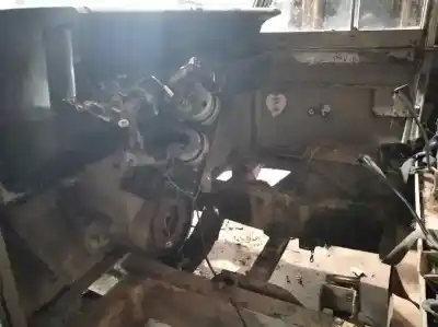 Veículo de Sucata land rover santana 109 do ano 1976 alimentado 2 1/4