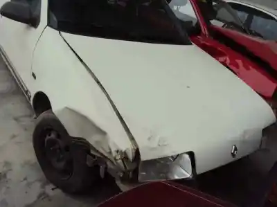 Véhicule à la ferraille renault                                            19 hatchback (b/c53)                                                                                                                                                                                                                                       b53705                                                                                                                                                                                                                                                     de l'année 1989 alimenté e6j