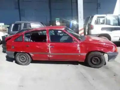 Veículo de Sucata opel kadett e gl berlina do ano 1988 alimentado 16sv