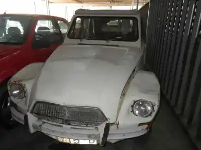 Veicolo di demolizione citroen dyane dyane 6 dell'anno 1975 alimentato 