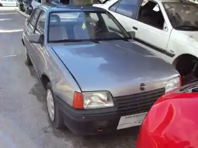 Sloopvoertuig opel kadett e gl berlina van het jaar 1988 aangedreven 13s