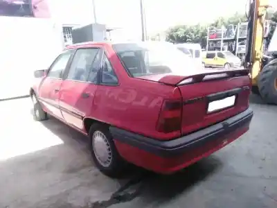 Veicolo di demolizione opel kadett e gsi berlina dell'anno 1988 alimentato 18se