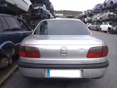 Sloopvoertuig opel omega b básico berlina van het jaar 1999 aangedreven x20xev