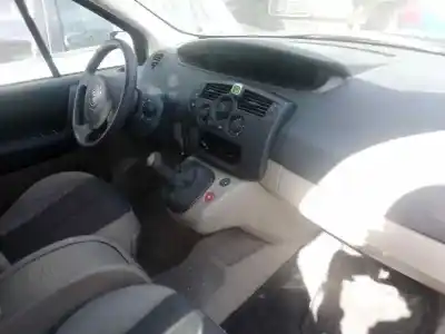 Здавання транспортного засобу renault                                            scenic ii                                                                                                                                                                                                                                                  authentique року 2003 потужний 