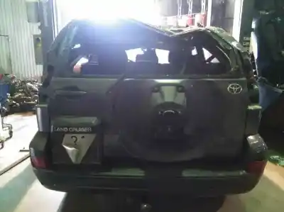 Véhicule à la ferraille toyota land cruiser prado (_j12_) 3.0 d-4d (kdj120 kdj125) de l'année 2003 alimenté 1kdftv