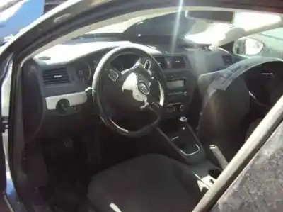 Veículo de Sucata volkswagen jetta (162) advance bluemotion do ano 2011 alimentado cay