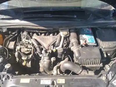 Veículo de Sucata citroen c4 berlina vtr plus do ano 2005 alimentado rhr