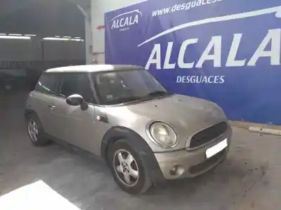 Vehículo de desguace BMW MINI (R56) One del año 2010 con motor N16B16A