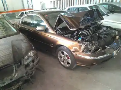 Scrapping Vehicle jaguar x-type 2.0 v6 of the year 2003 powered yb