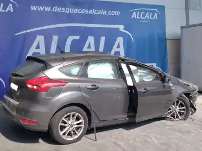 Veículo de Sucata ford focus turn. titanium do ano 2017 alimentado xwda