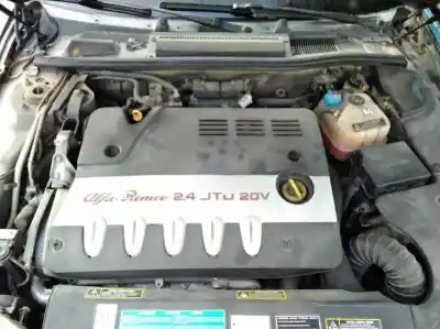 Veículo de Sucata alfa romeo 166 2.4 jtd 20v distinctive do ano 2004 alimentado 841g000
