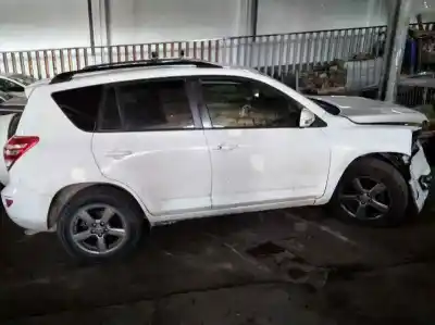 Sloopvoertuig toyota rav 4 (a3) luna van het jaar 2006 aangedreven 2adftv