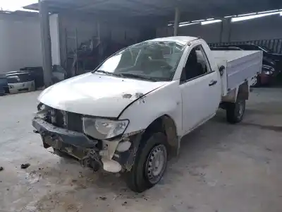 Здавання транспортного засобу mitsubishi l 200 2.5 tdi ka0t (2012-2018) l 200 2.5 tdi ka0t (2012-2018) року 2012 потужний 4d56