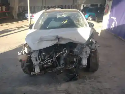 Veicolo di demolizione renault clio iv limited dell'anno 2017 alimentato 