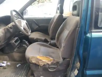 Sloopvoertuig nissan terrano ii r20 van het jaar 1994 aangedreven td27