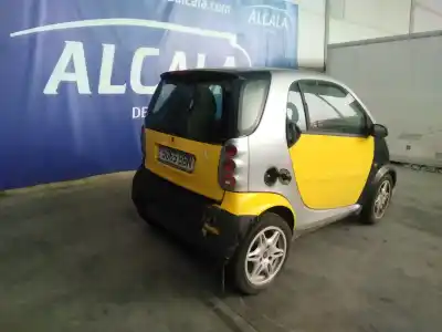 Véhicule à la ferraille microcar smart  de l'année 2000 alimenté 