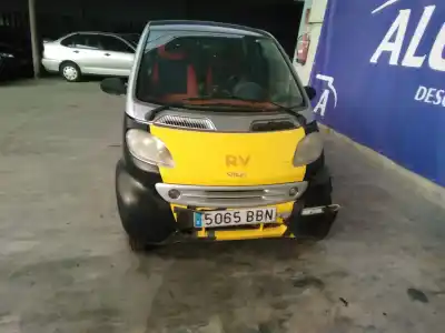 Véhicule à la ferraille microcar smart  de l'année 2000 alimenté 