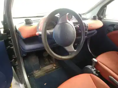 Véhicule à la ferraille microcar smart  de l'année 2000 alimenté 