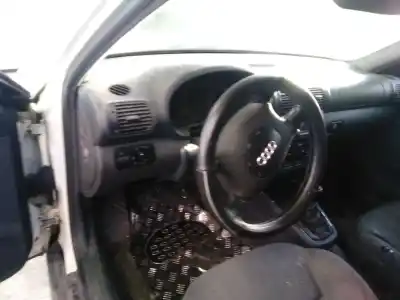 Veicolo di demolizione audi a3 (8l) 1.8 ambiente dell'anno 1998 alimentato agn