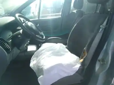 Здавання транспортного засобу renault scenic rx4 (ja0) 1.9 dci salomon року 2002 потужний f9q k7