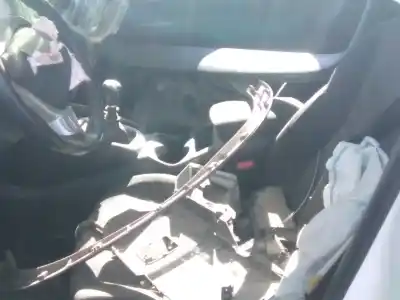 Veicolo di demolizione nissan qashqai (j11) acenta dell'anno 2014 alimentato k9k