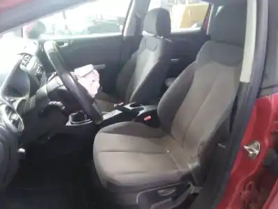 Здавання транспортного засобу seat leon (1p1) reference року 2010 потужний cay