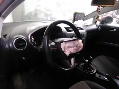 Здавання транспортного засобу seat leon (1p1) reference року 2010 потужний cay