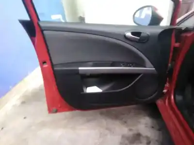 Здавання транспортного засобу seat leon (1p1) reference року 2010 потужний cay