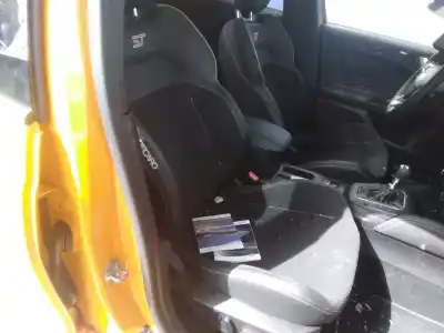 Hurda Aracı ford                                               focus turnier (cak)                                                                                                                                                                                                                                        ghia                                                                                                                                                                                                                                                       yılın 2021 güçlü n3da