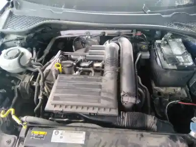Veicolo di demolizione seat                                               leon st (5f8)                                                                                                                                                                                                                                              *                                                                                                                                                                                                                                                          dell'anno 2018 alimentato czc