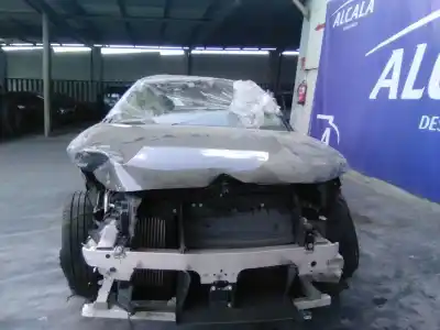 Veículo de Sucata citroen c4 berlina shine do ano 2021 alimentado 