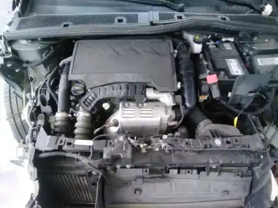 Veículo de Sucata citroen c4 berlina shine do ano 2021 alimentado 