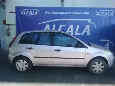Veicolo di demolizione ford fiesta (cbk) 1.4 16v cat dell'anno 2004 alimentato f6ja