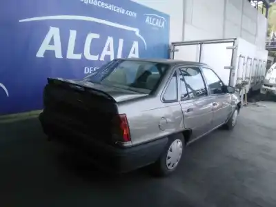 Veículo de Sucata opel kadett e gl berlina do ano 1989 alimentado sv