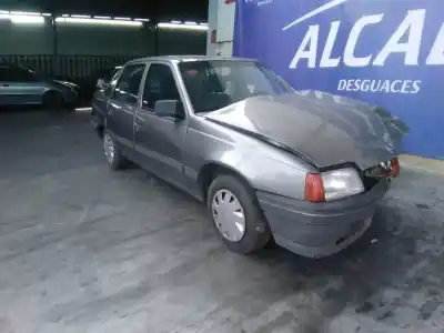 Veículo de Sucata opel kadett e gl berlina do ano 1989 alimentado sv