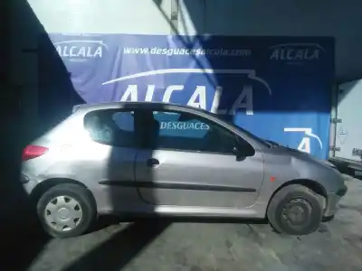 Veicolo di demolizione peugeot                                            206 hatchback (2a/c)                                                                                                                                                                                                                                       1.4 i                                                                                                                                                                                                                                                      dell'anno 1999 alimentato kfx