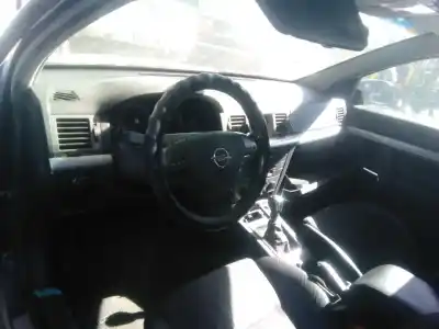Scrapping Vehicle opel vectra c gts (z02) 2.0 dti 16v (f68) of the year 2004 powered y 20 dth